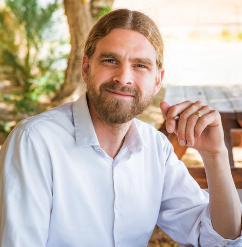 Niels Kwakernaak, Nonfiction Editor